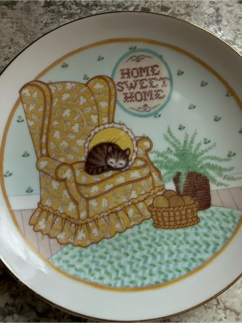 Decorative 'Home Sweet Home' Lasting Memories Porcelain Cat Collectors Plate